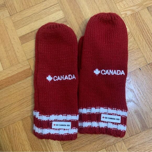 Canada Fleece Lined Knit Winter Mittens Size Small/Medium - Picture 1 of 5
